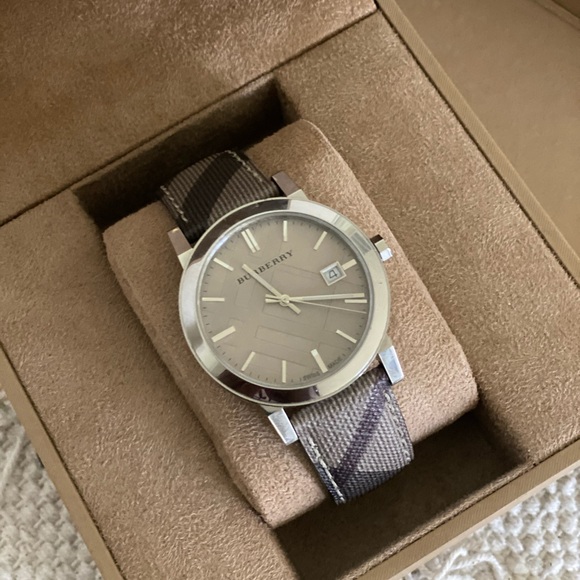 BURBERRY watch - Picture 2 of 5